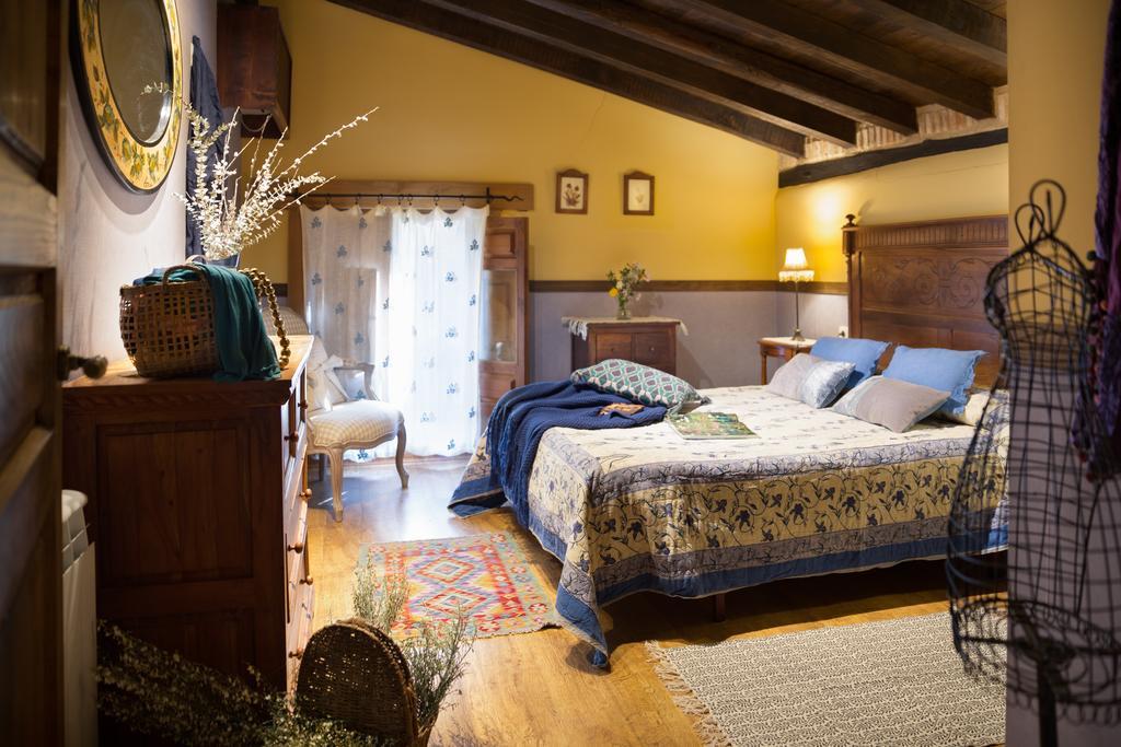 Casa Rural La Casa Del Bosque Navaconcejo Bagian luar foto