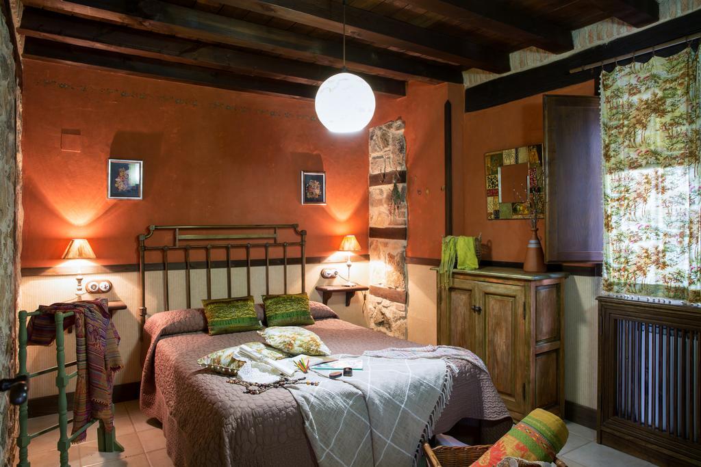 Casa Rural La Casa Del Bosque Navaconcejo Bagian luar foto